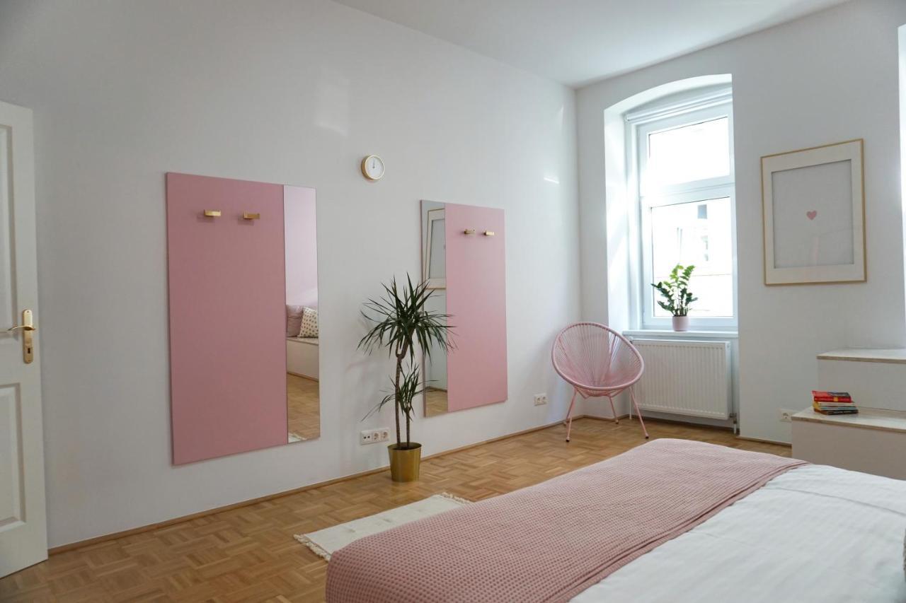 VIBRANT DESIGN APARTMENTS - FULL KITCHEN - WI-FI - 18 MINS TO CITY CENTRE ≡  Vienna, Austria ≡ Lowest Booking Rates For Vibrant Design Apartments - Full  Kitchen - Wi-Fi - 18 Mins To City Centre in Vienna, Amenities