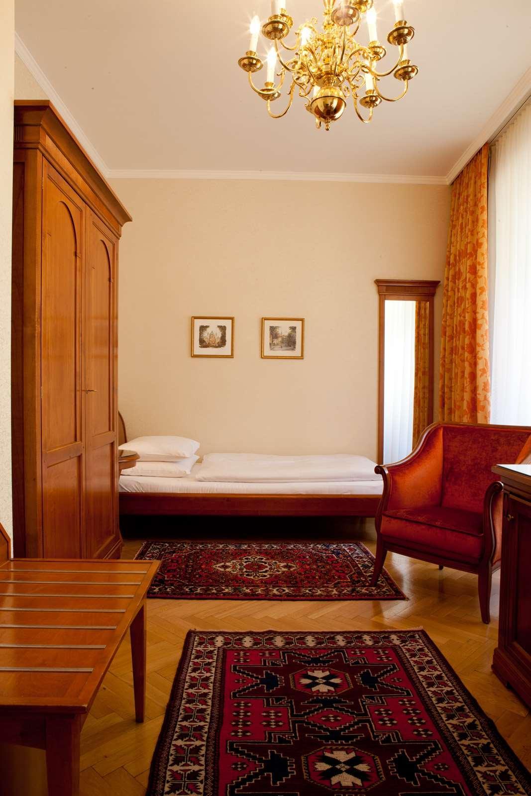 4⋆ HOTEL KAISERIN ELISABETH ≡ Vienna, Austria ≡ Lowest Booking Rates For  Hotel Kaiserin Elisabeth in Vienna